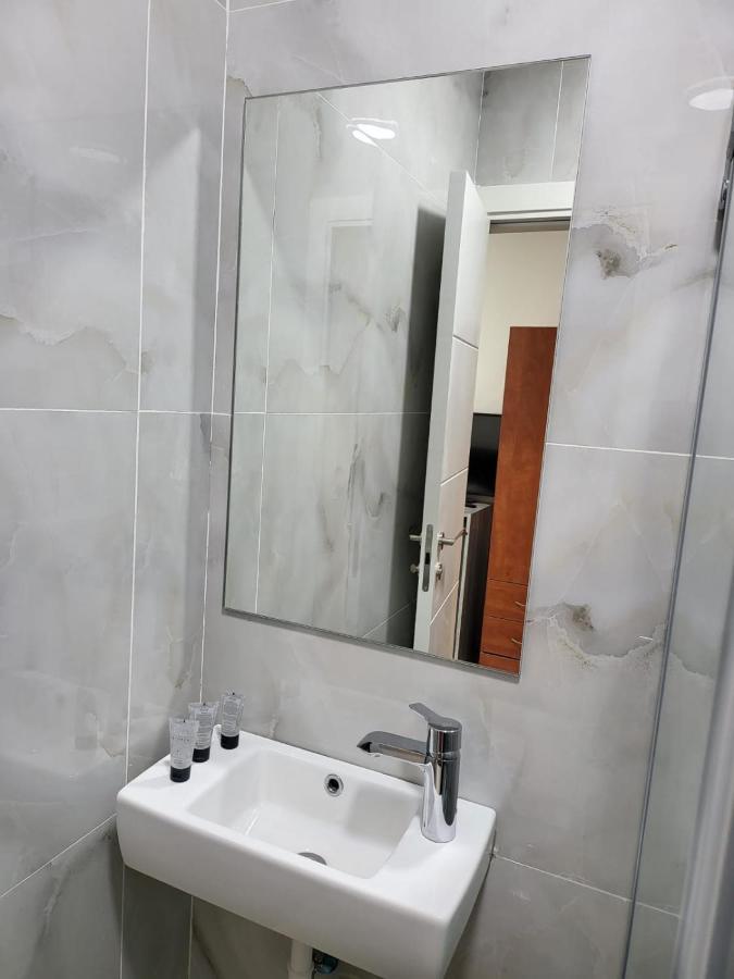 Jerusalem M Hotel Bagian luar foto